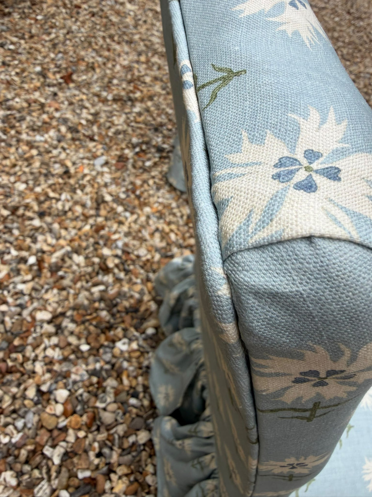SLIPPER CHAIR