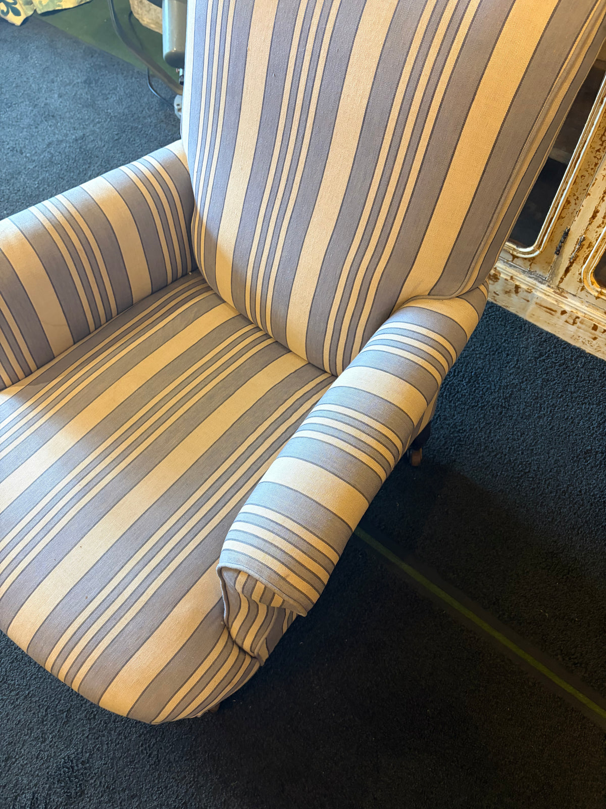 ARM CHAIR