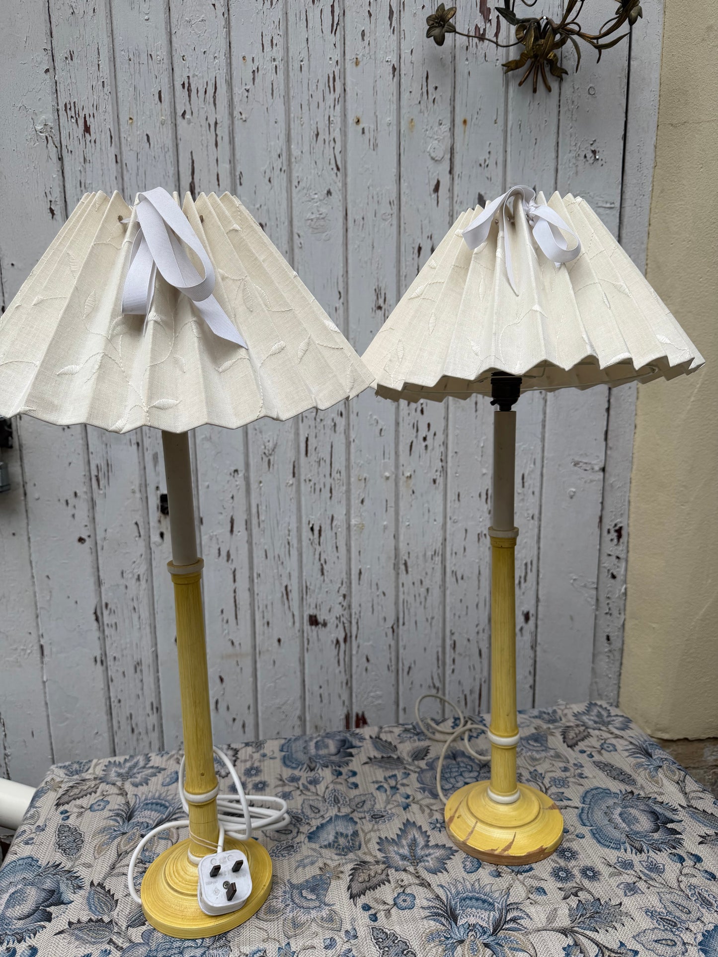 PAIR OF LAMPS
