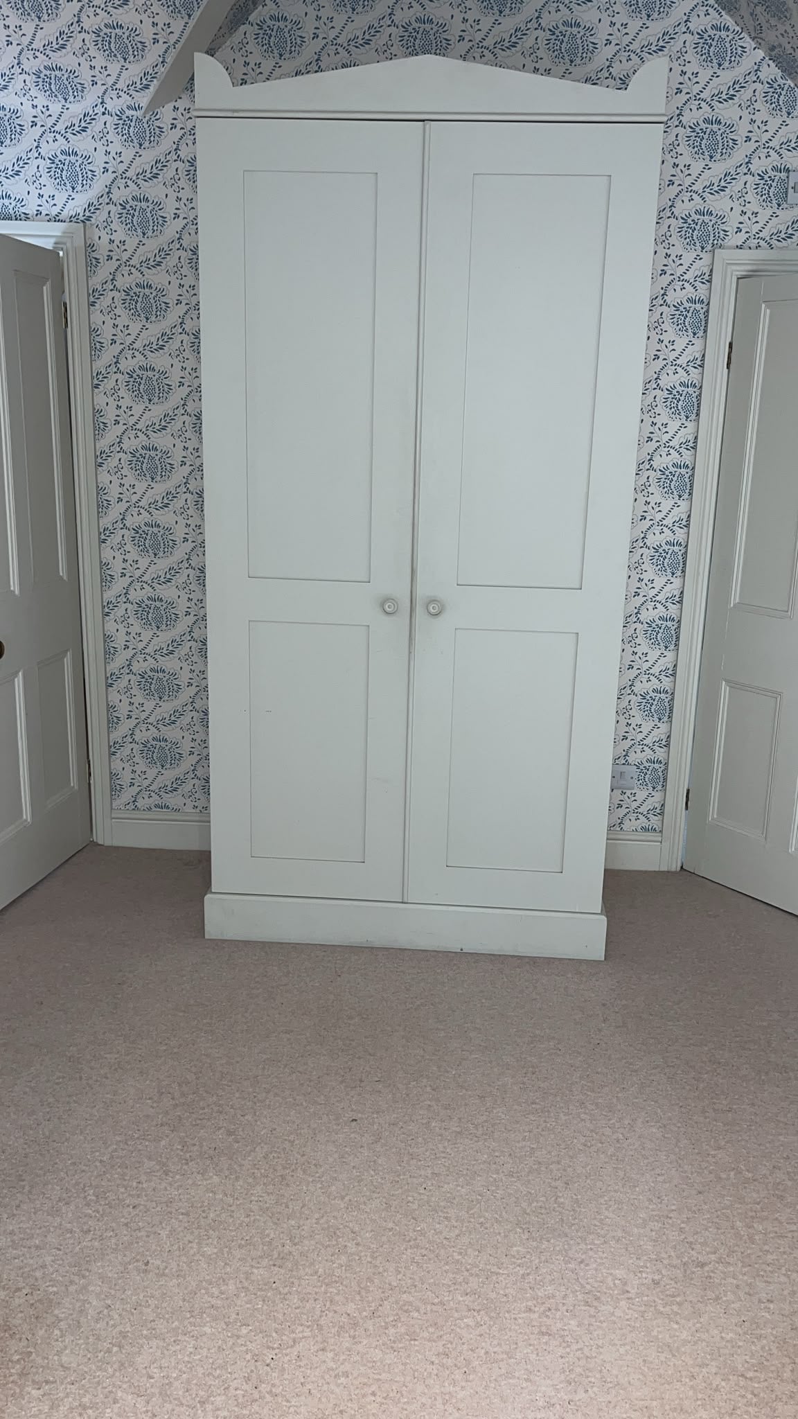 BESPOKE WARDROBE