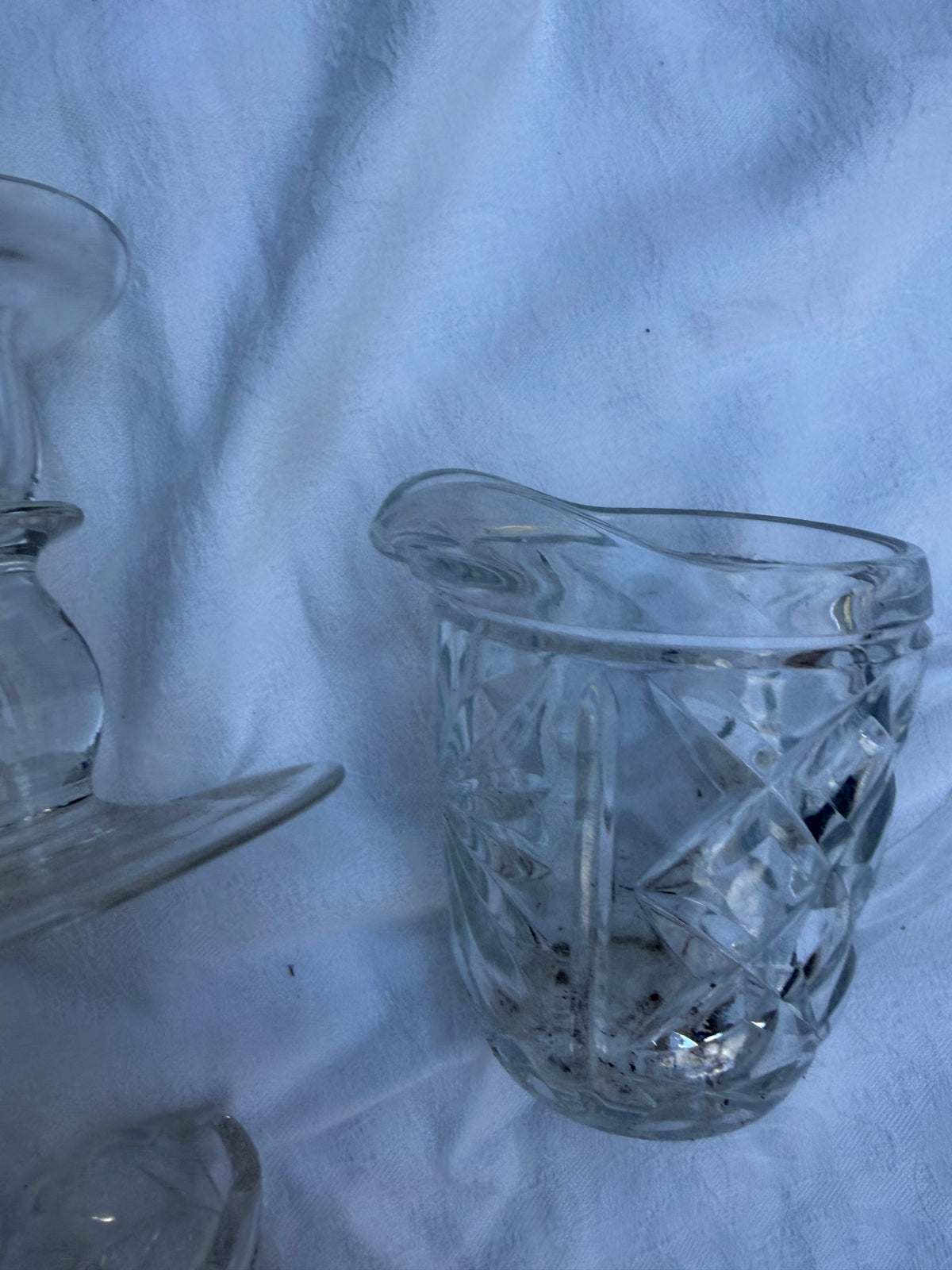 5 VINTAGE GLASS PIECES