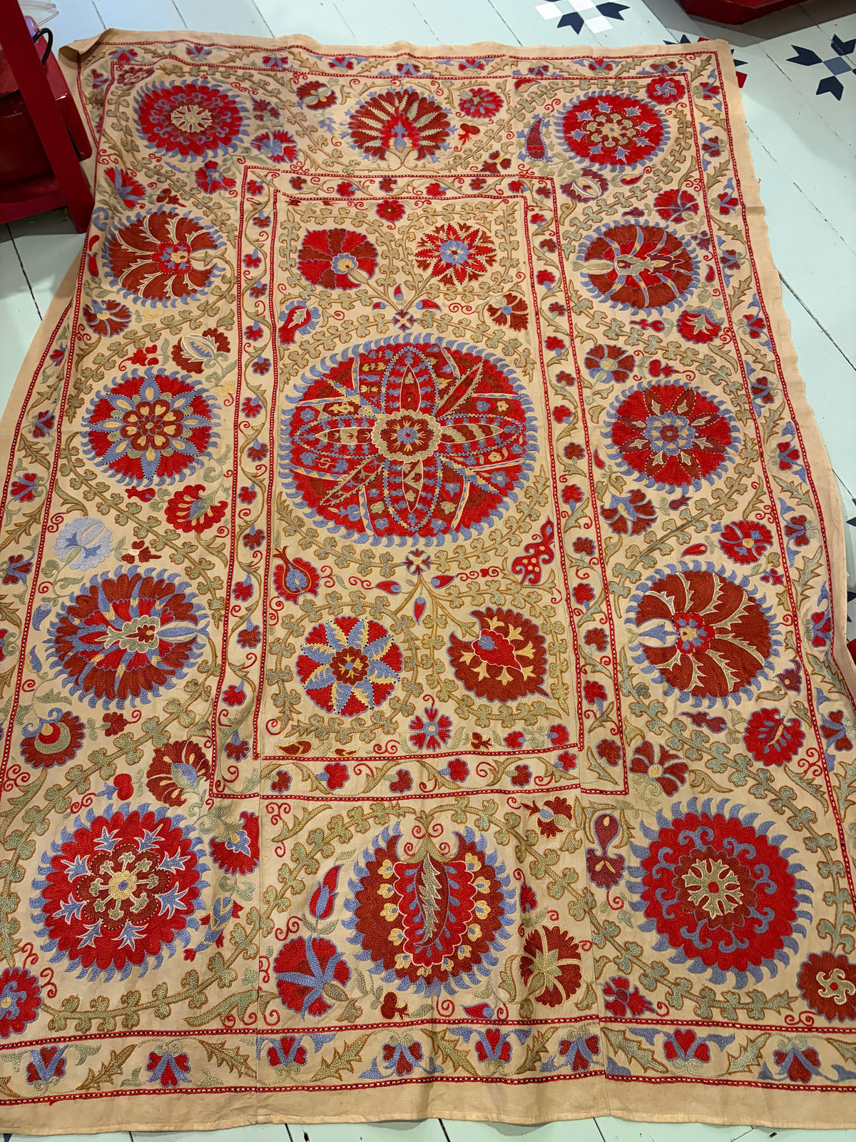 SUZANI