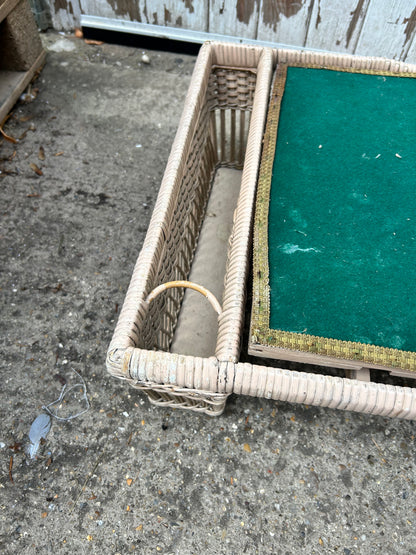 WICKER TRAY