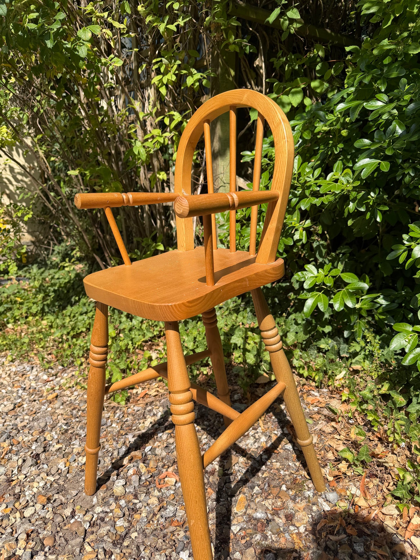 HIGH CHAIR