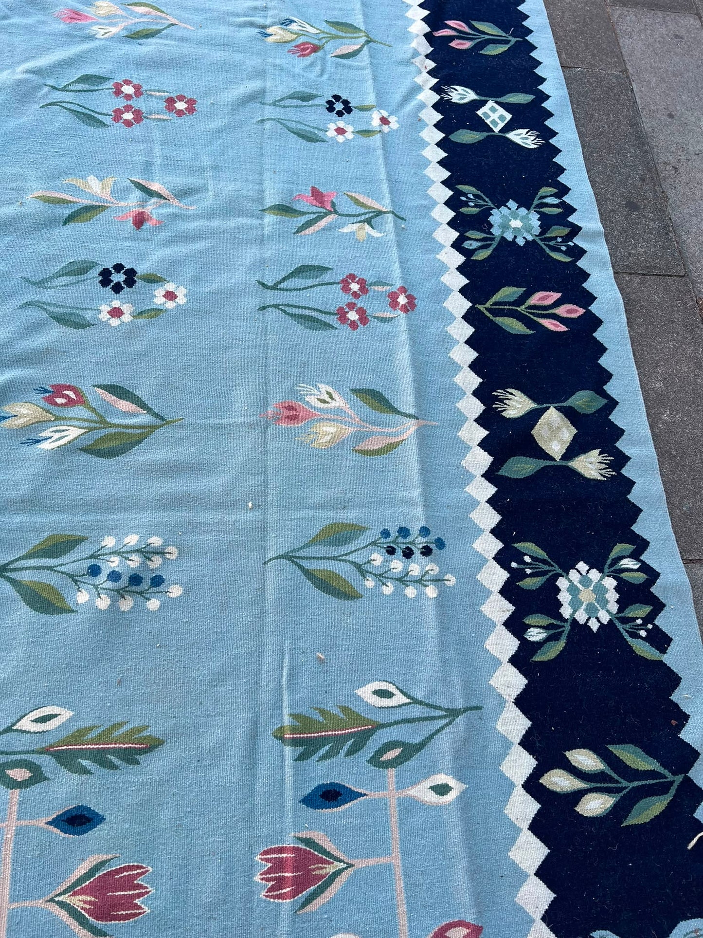 FLORAL RUG