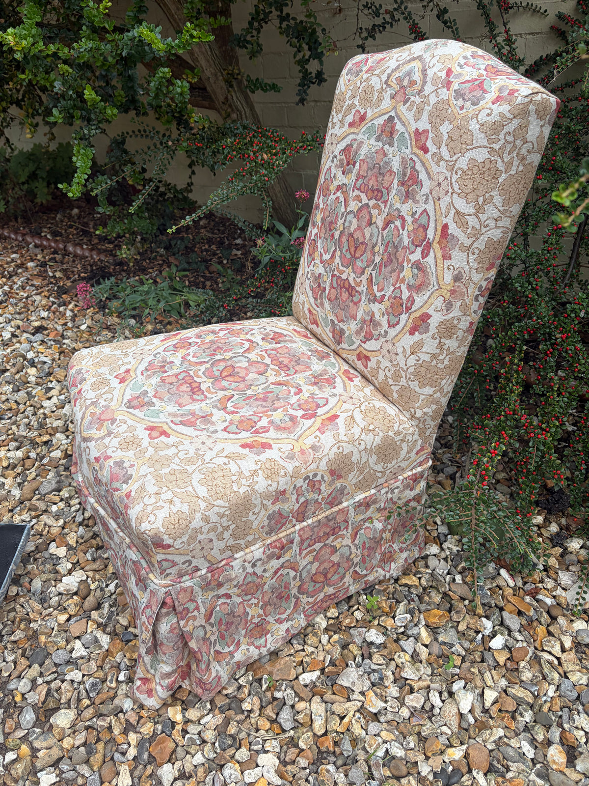 SLIPPER CHAIR