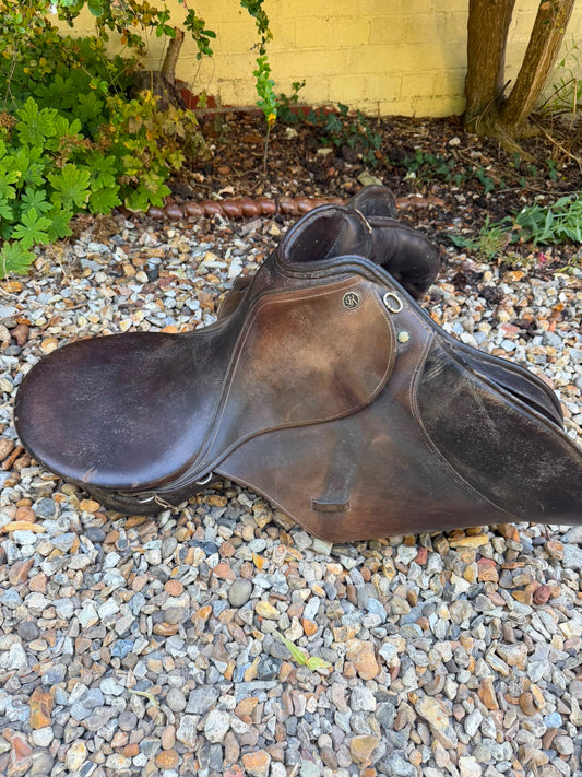 LEATHER SADDLE