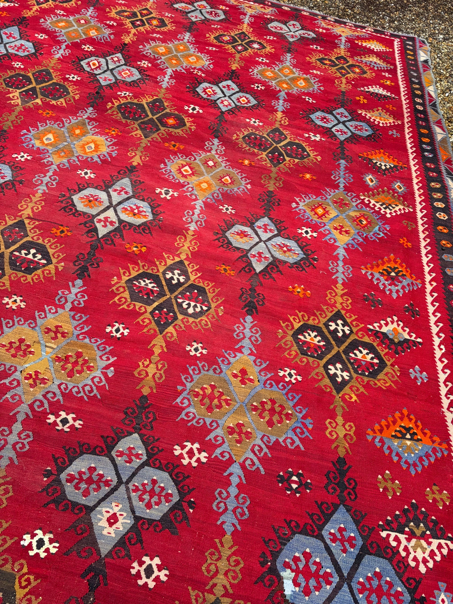 ANTIQUE KILIM