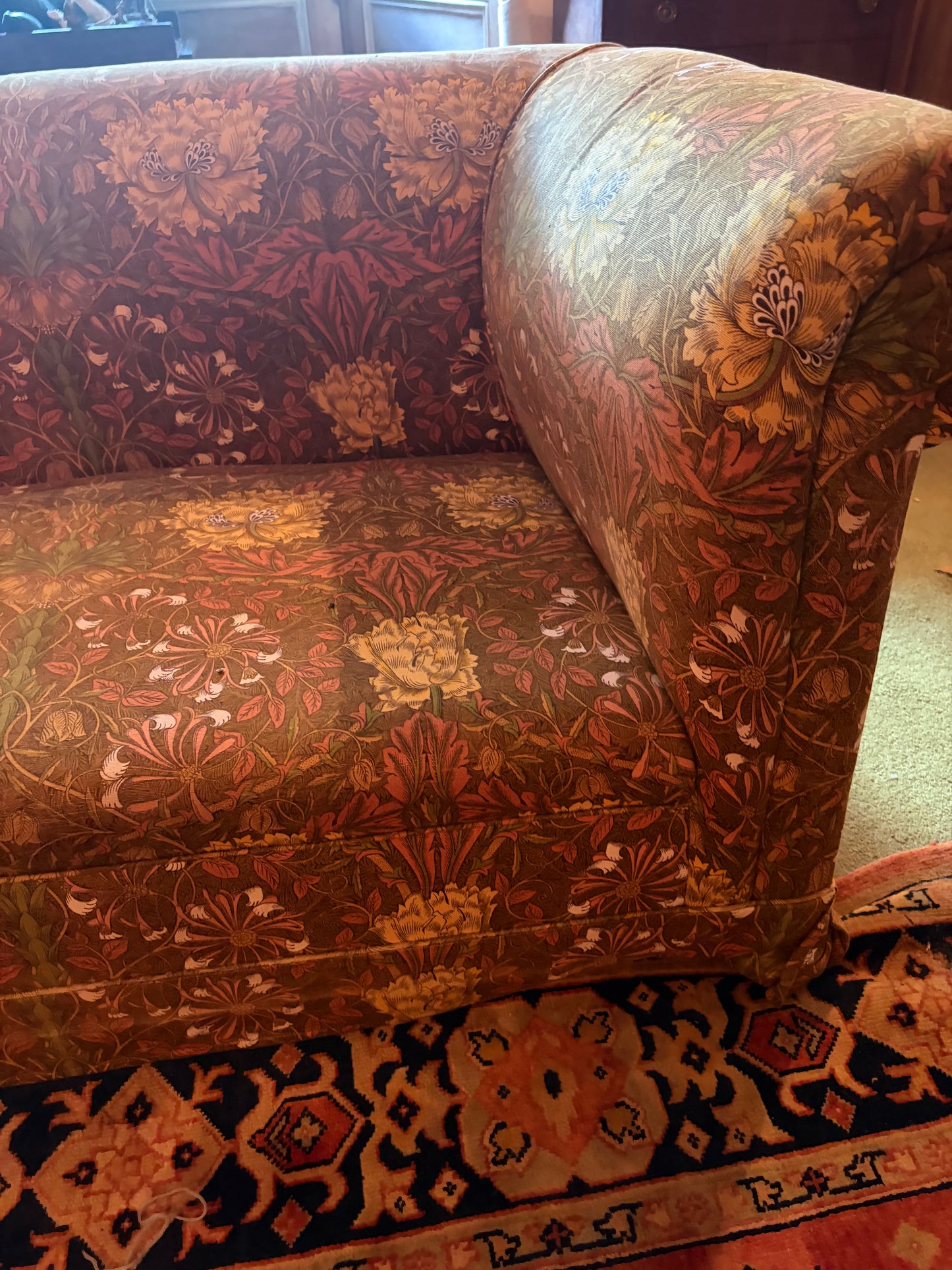 WILLIAM MORRIS SOFA
