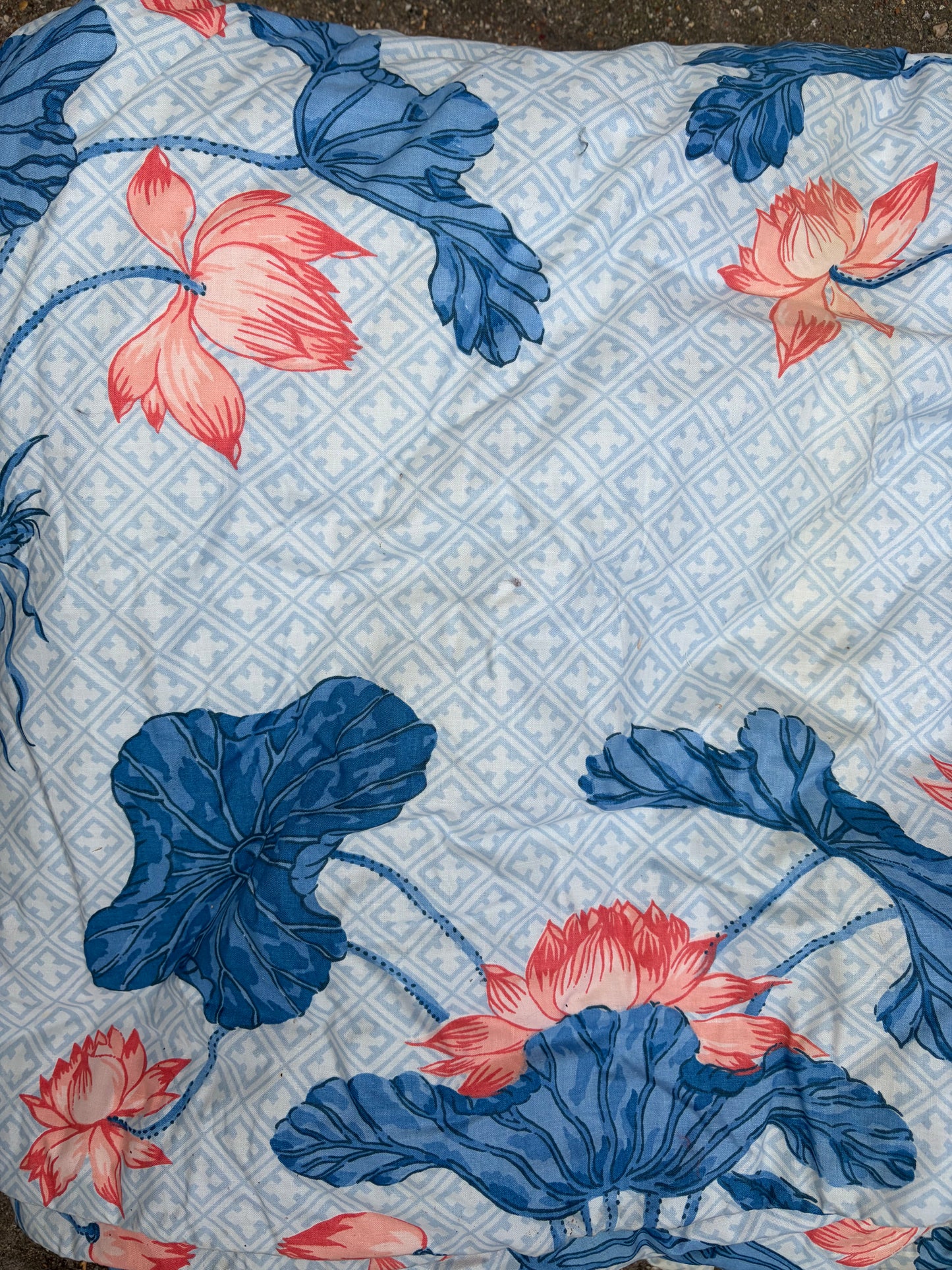 PAIR OF CURTAINS