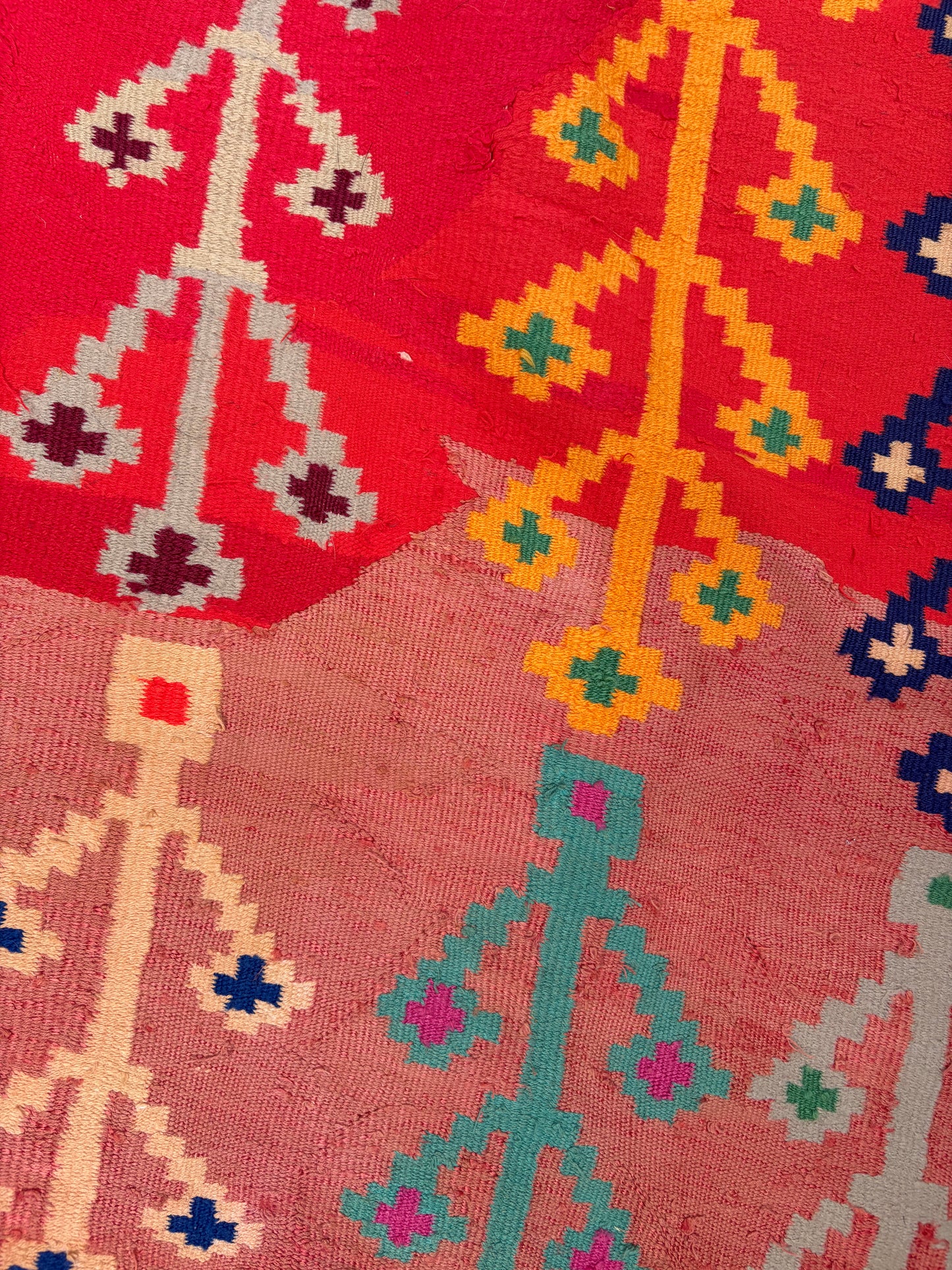 RED KILIM