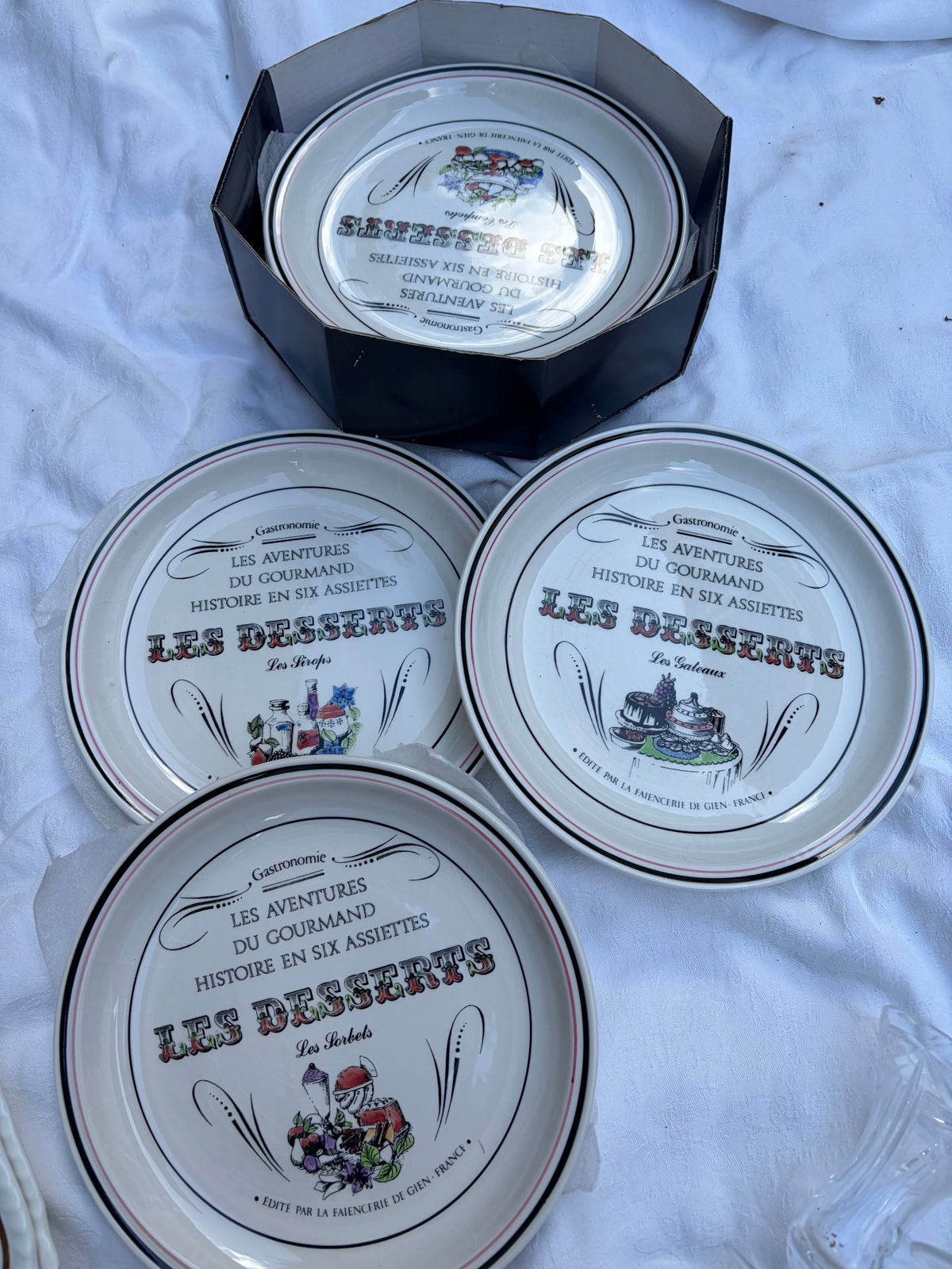 PUDDING PLATES