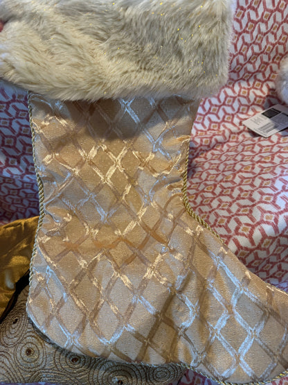 3 GOLD STOCKINGS