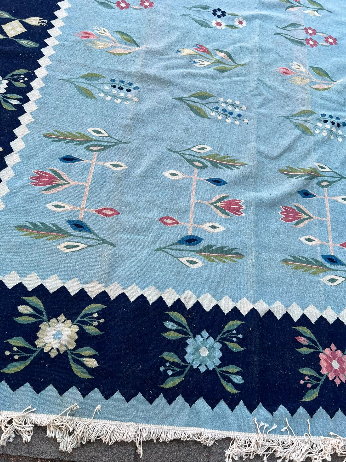 FLORAL RUG