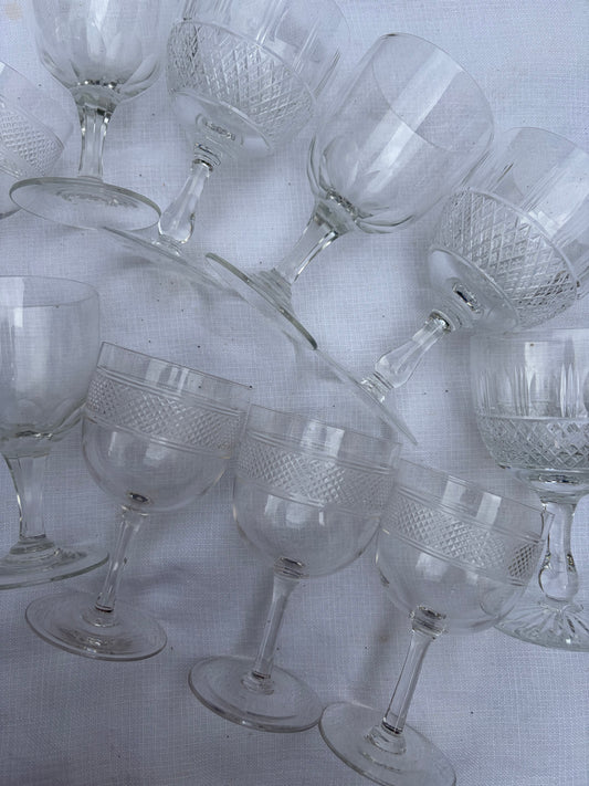 10 SMALL WINE GLASSES