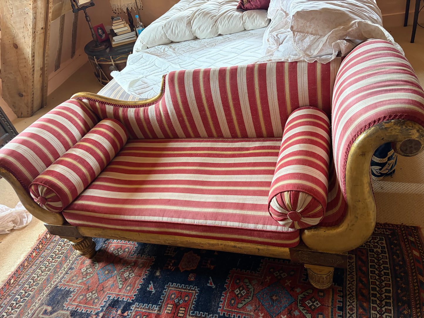 CHAISE