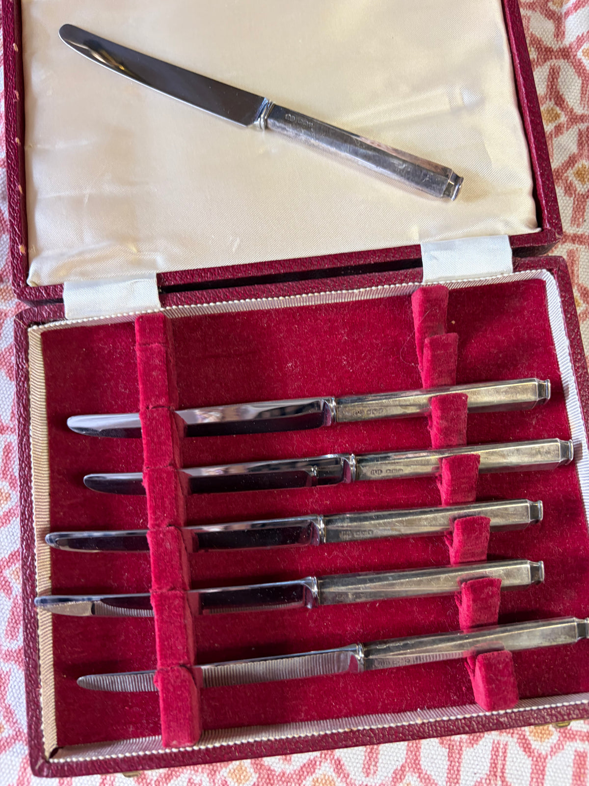 SILVER KNIVES