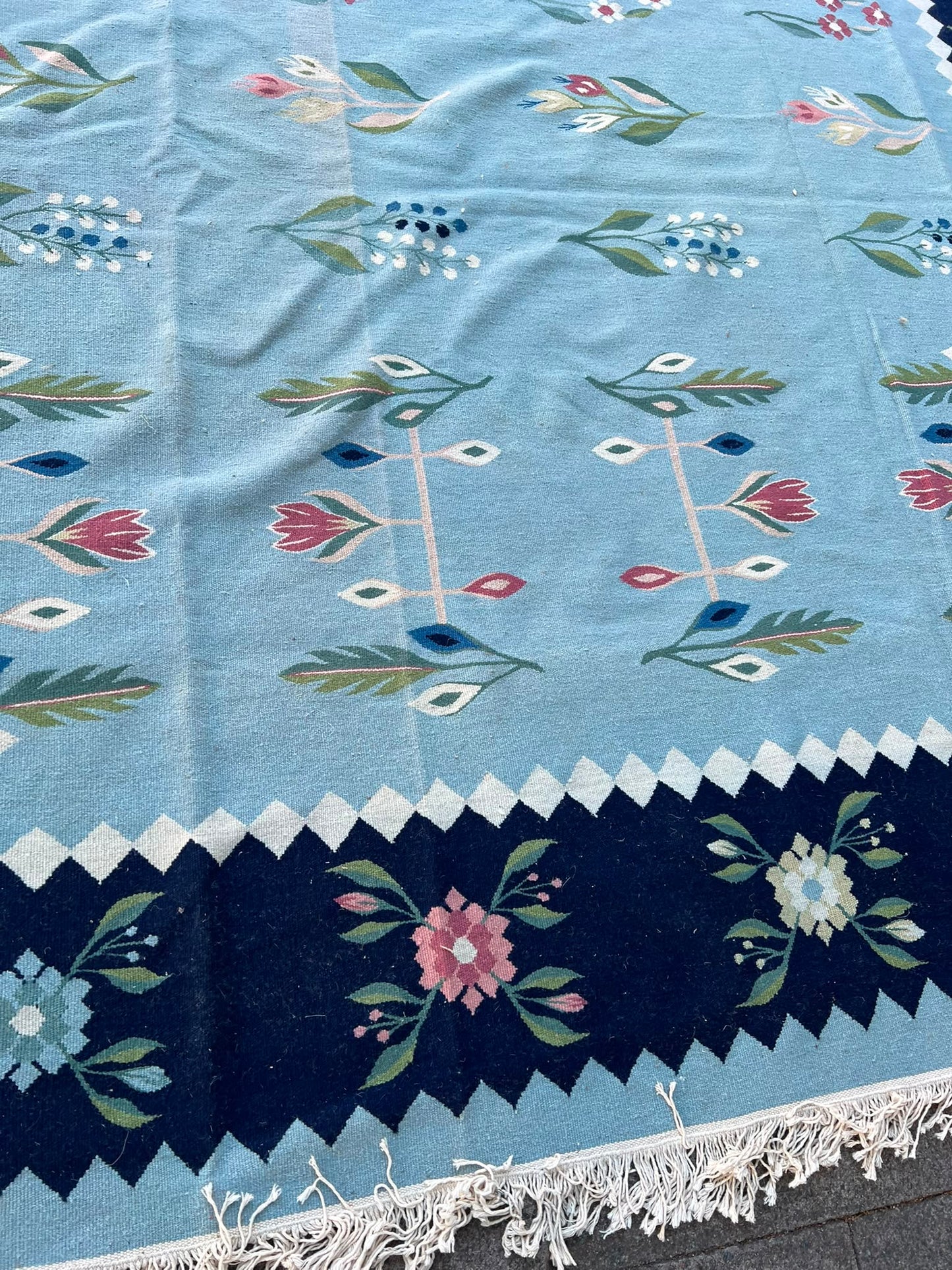 FLORAL RUG