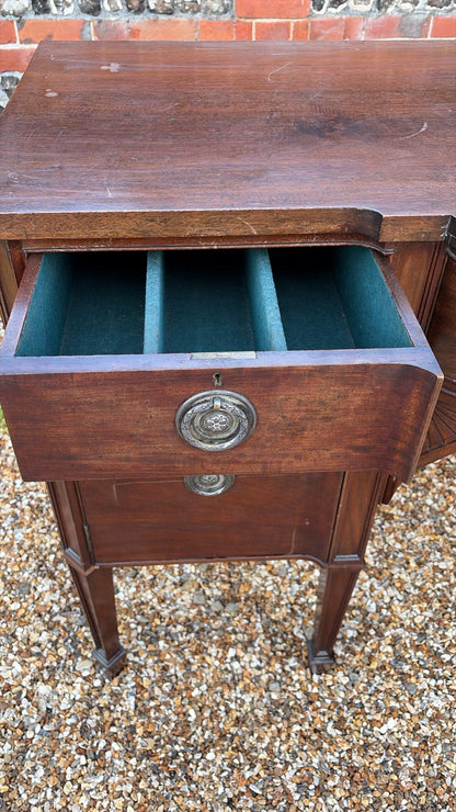 SIDEBOARD