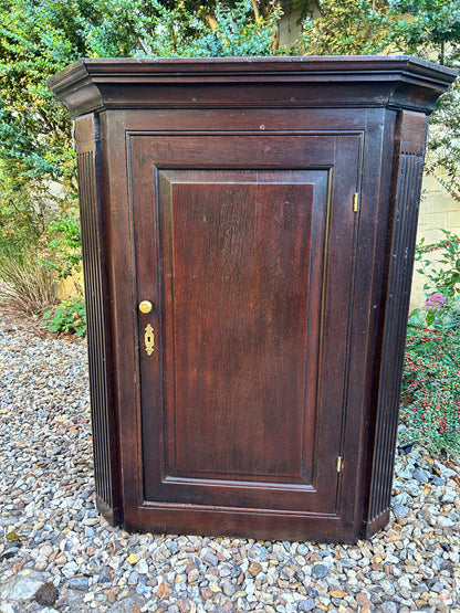 CORNER CABINET
