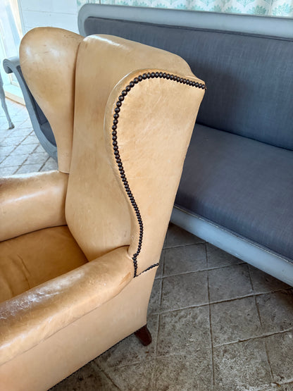 LEATHER WINGBACK