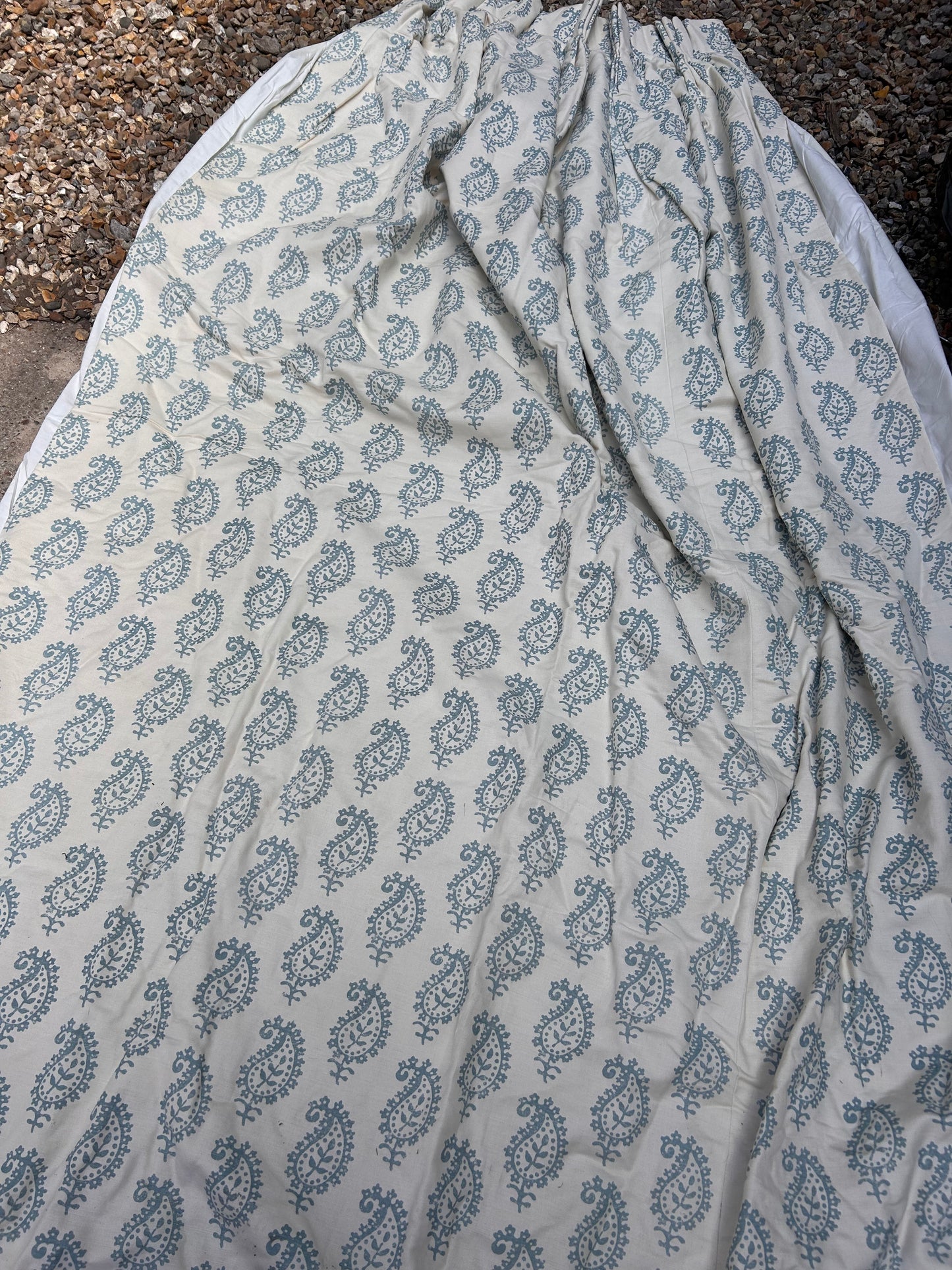 PAISLEY CURTAIN