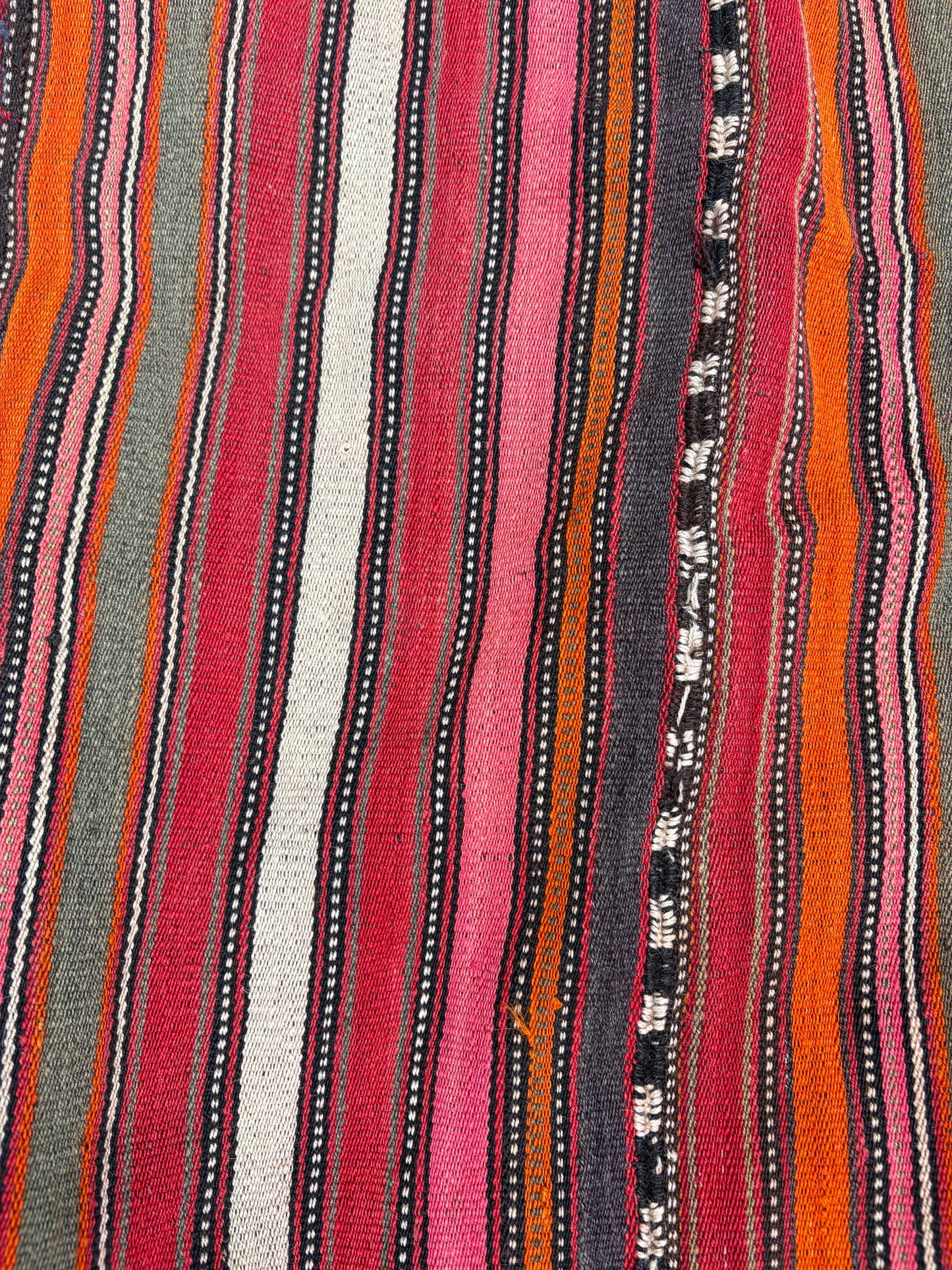 RUG / THROW