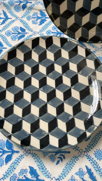 GEOMETRIC SIDE PLATES