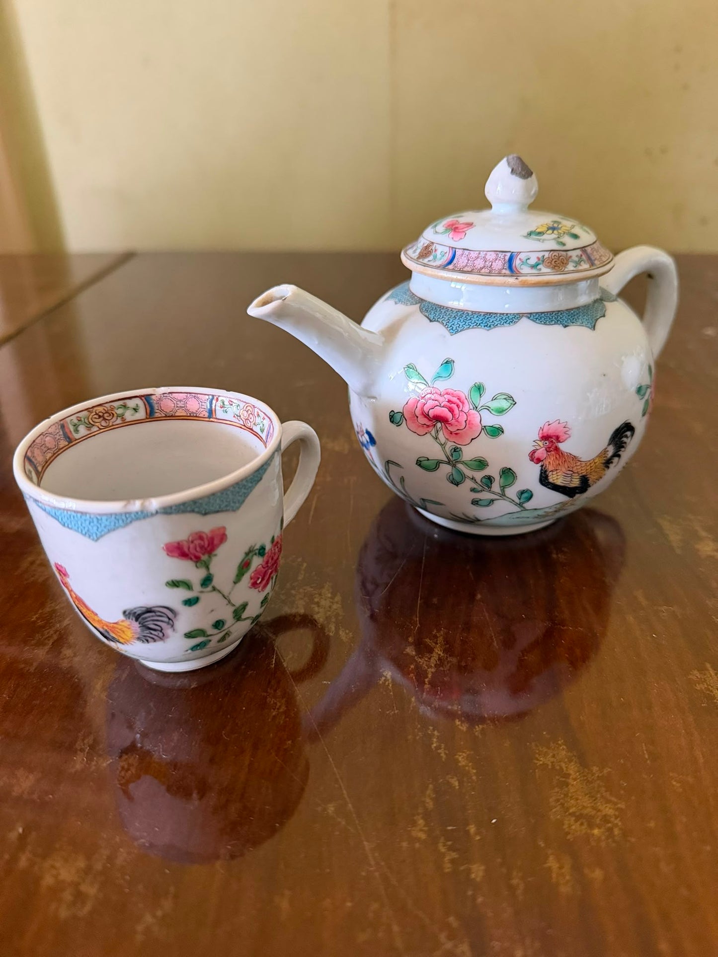 10 COLLECTABLE PIECES