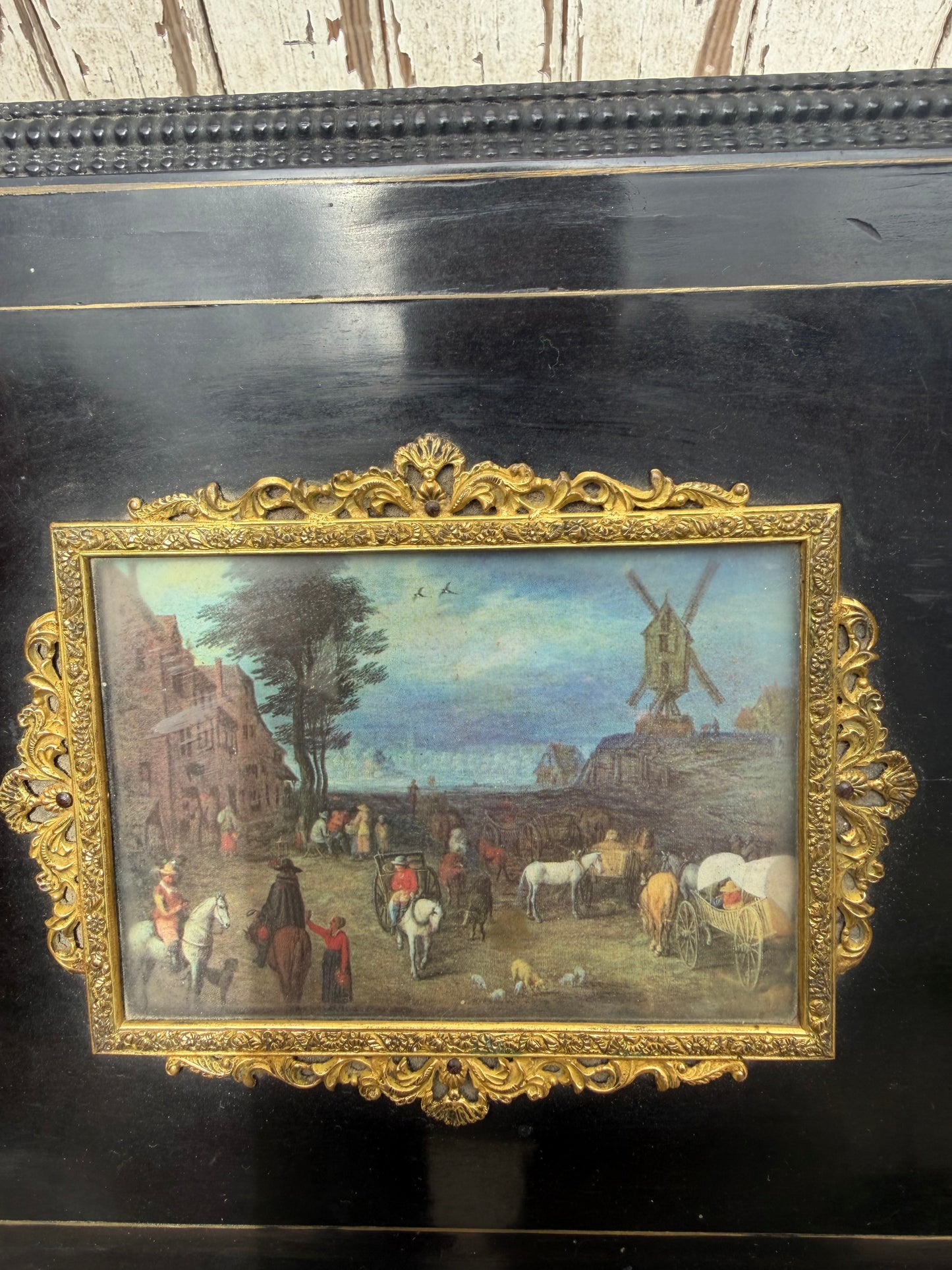 ANTIQUE BOX