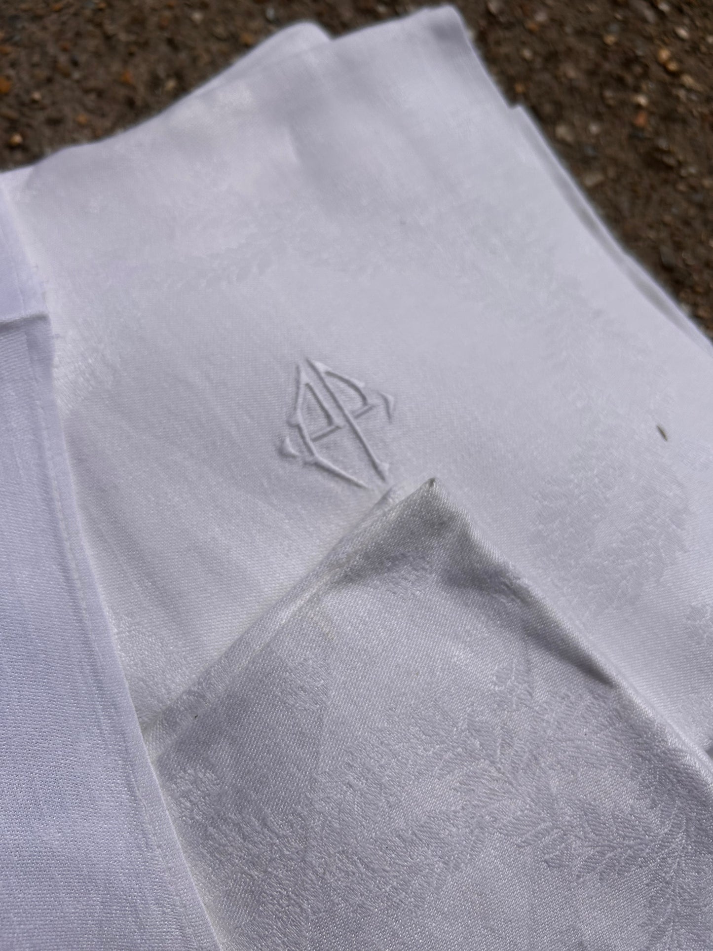 LINEN NAPKINS