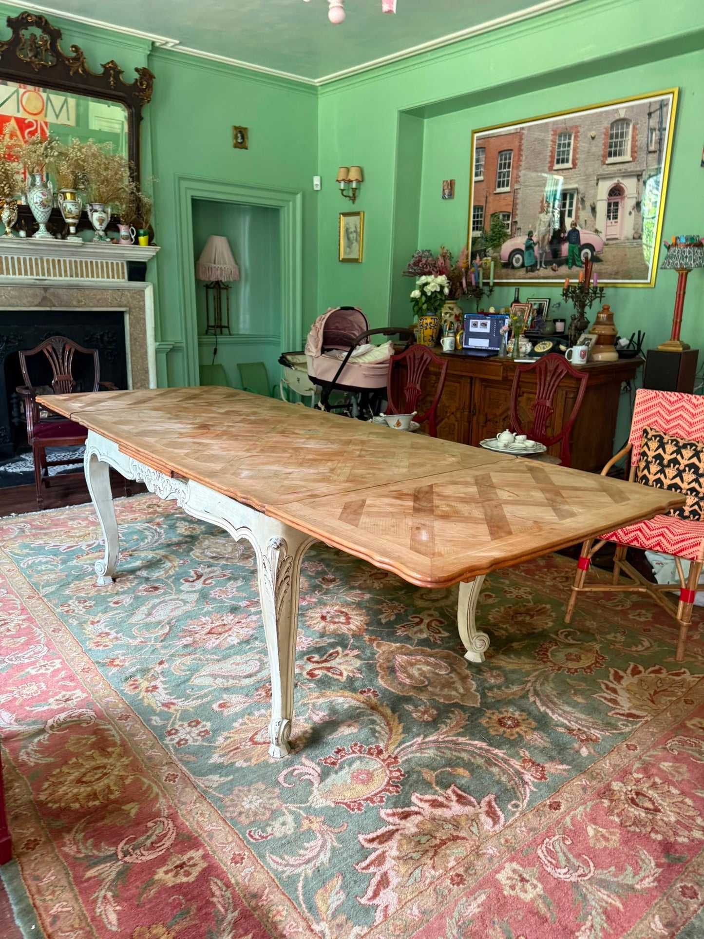 DINING TABLE