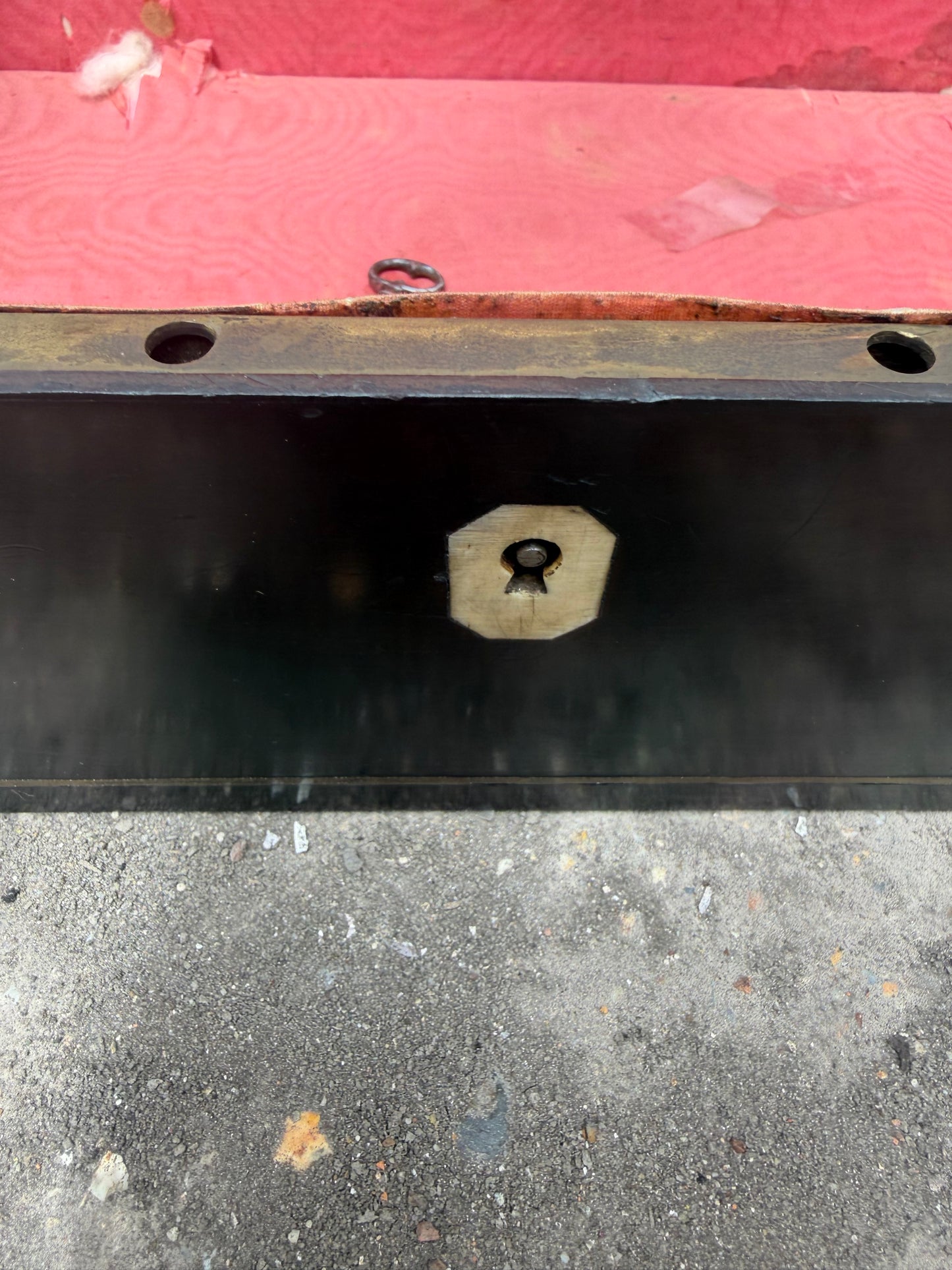 ANTIQUE BOX