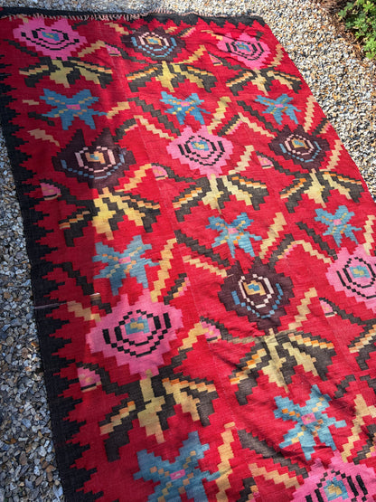 RUG/ THROW