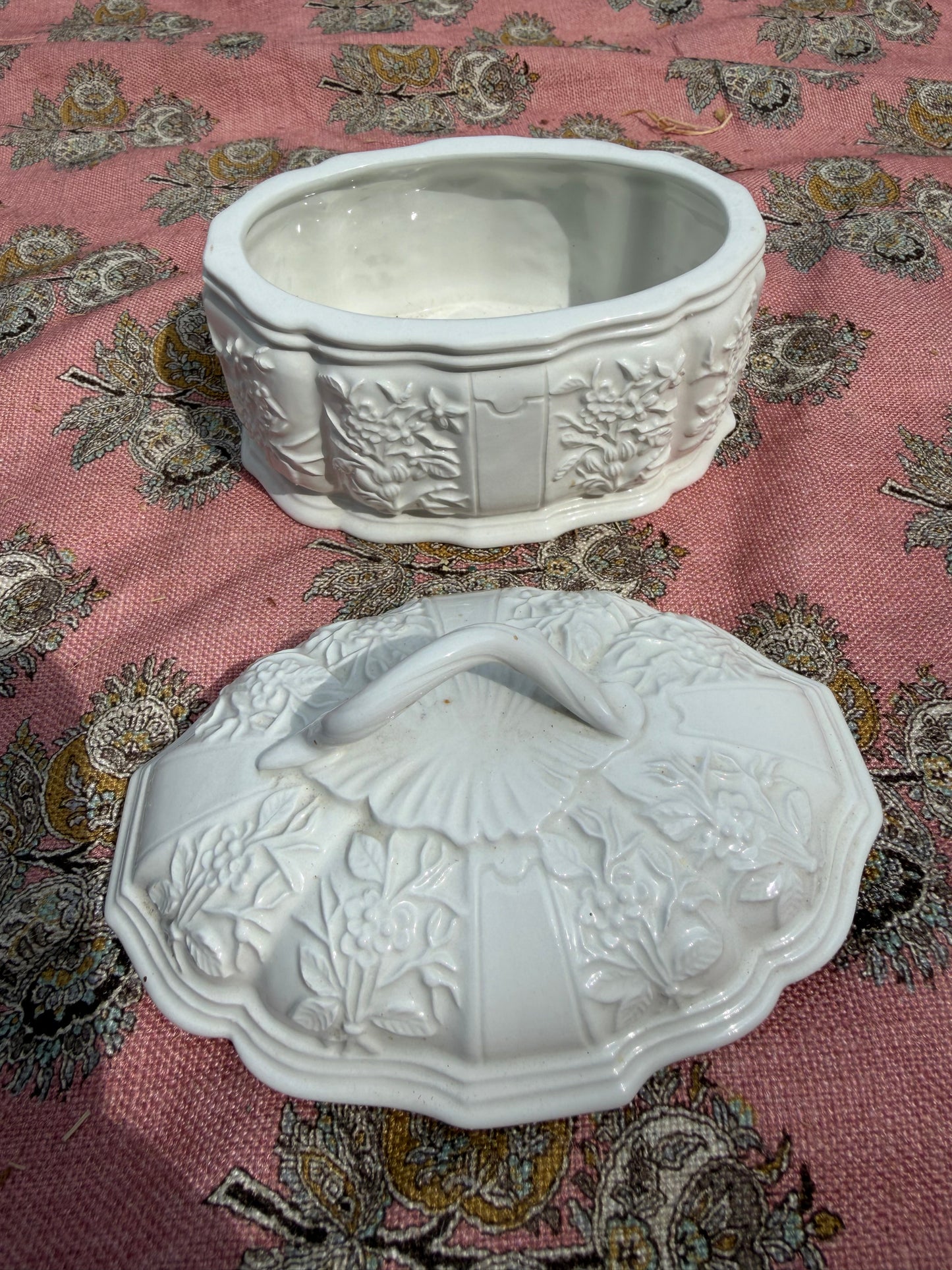 LIDDED BOX