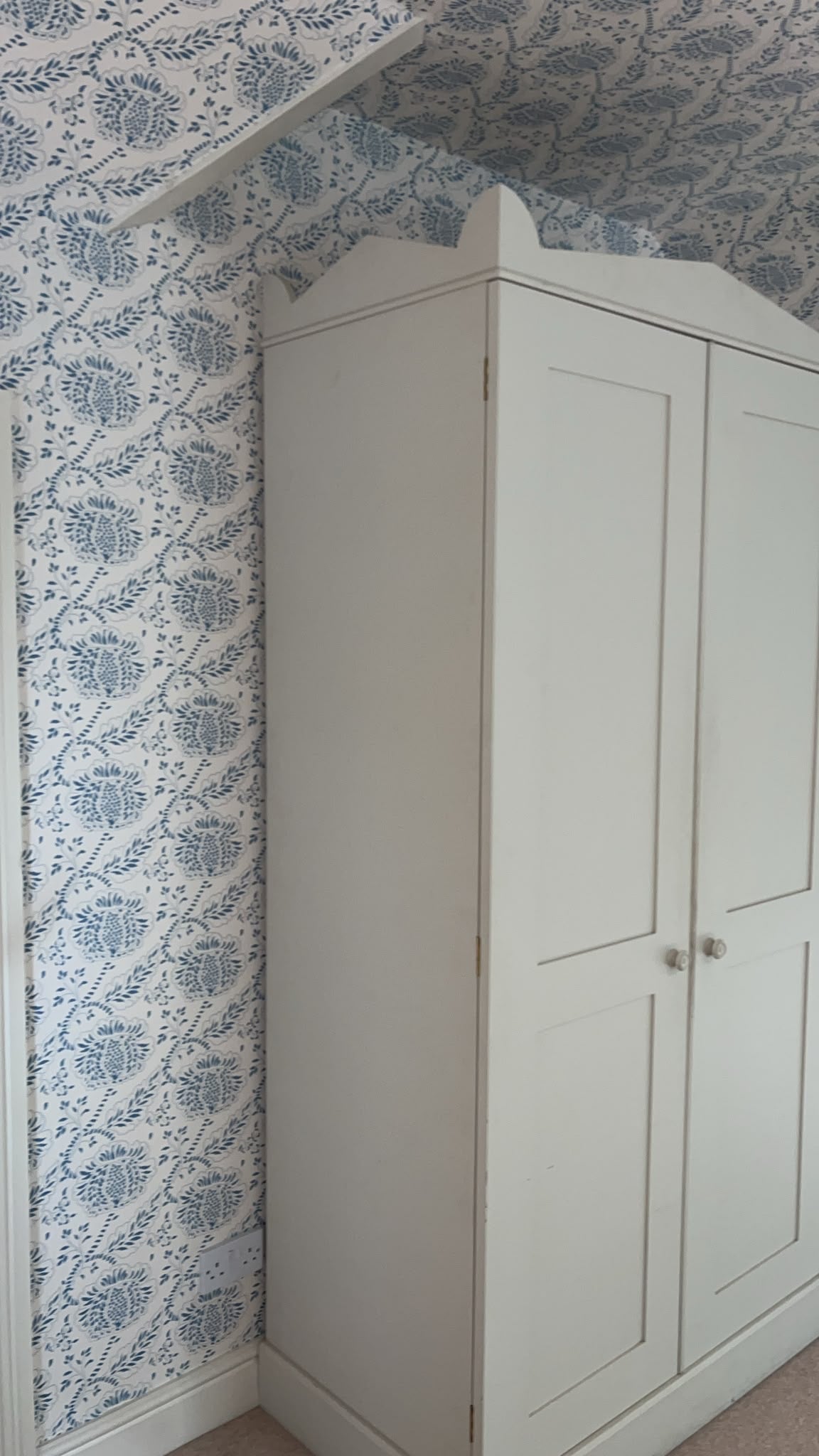 BESPOKE WARDROBE