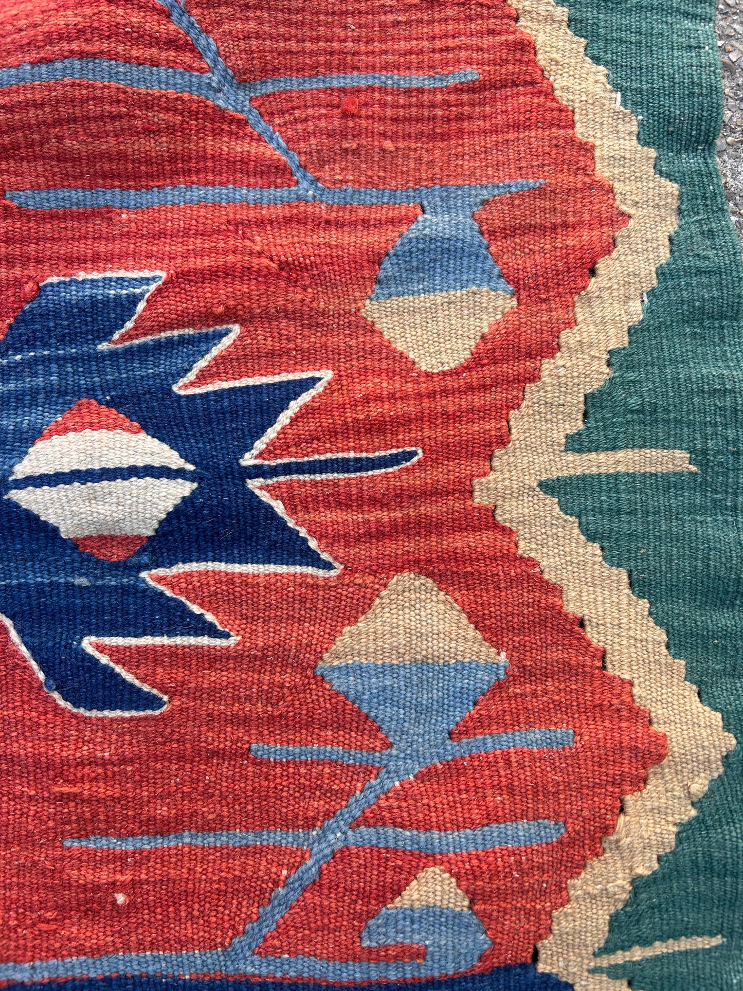 KILIM RUG
