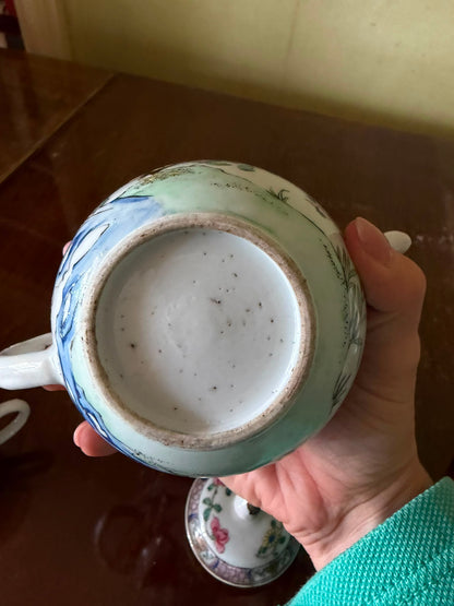 10 COLLECTABLE PIECES