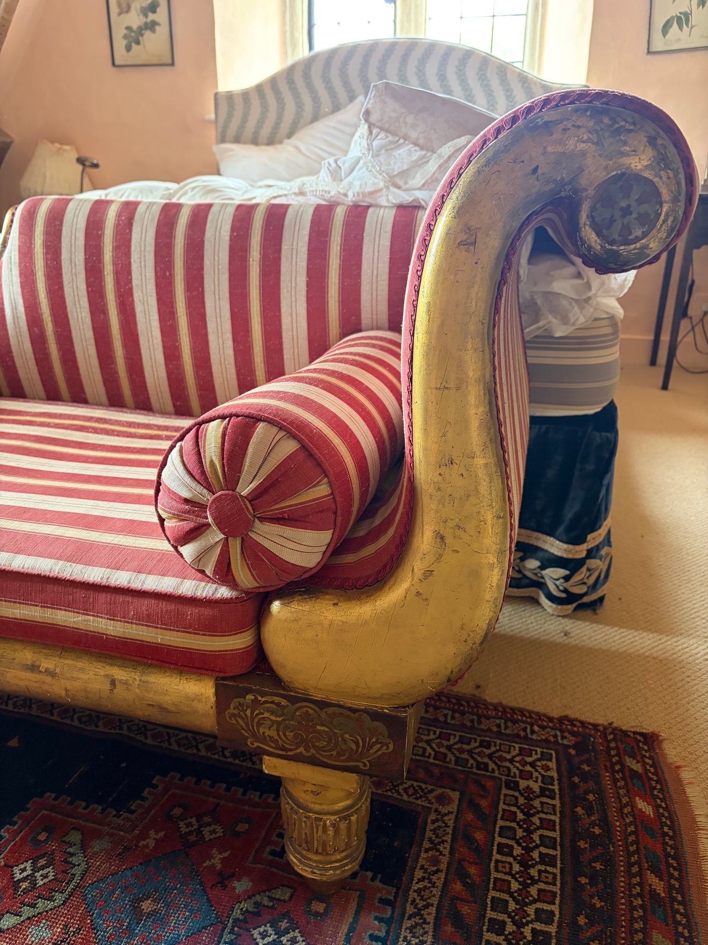 CHAISE