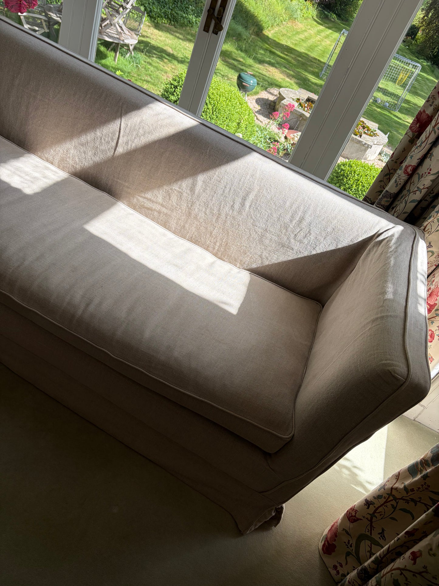 SOFA IN VOLGA LINEN