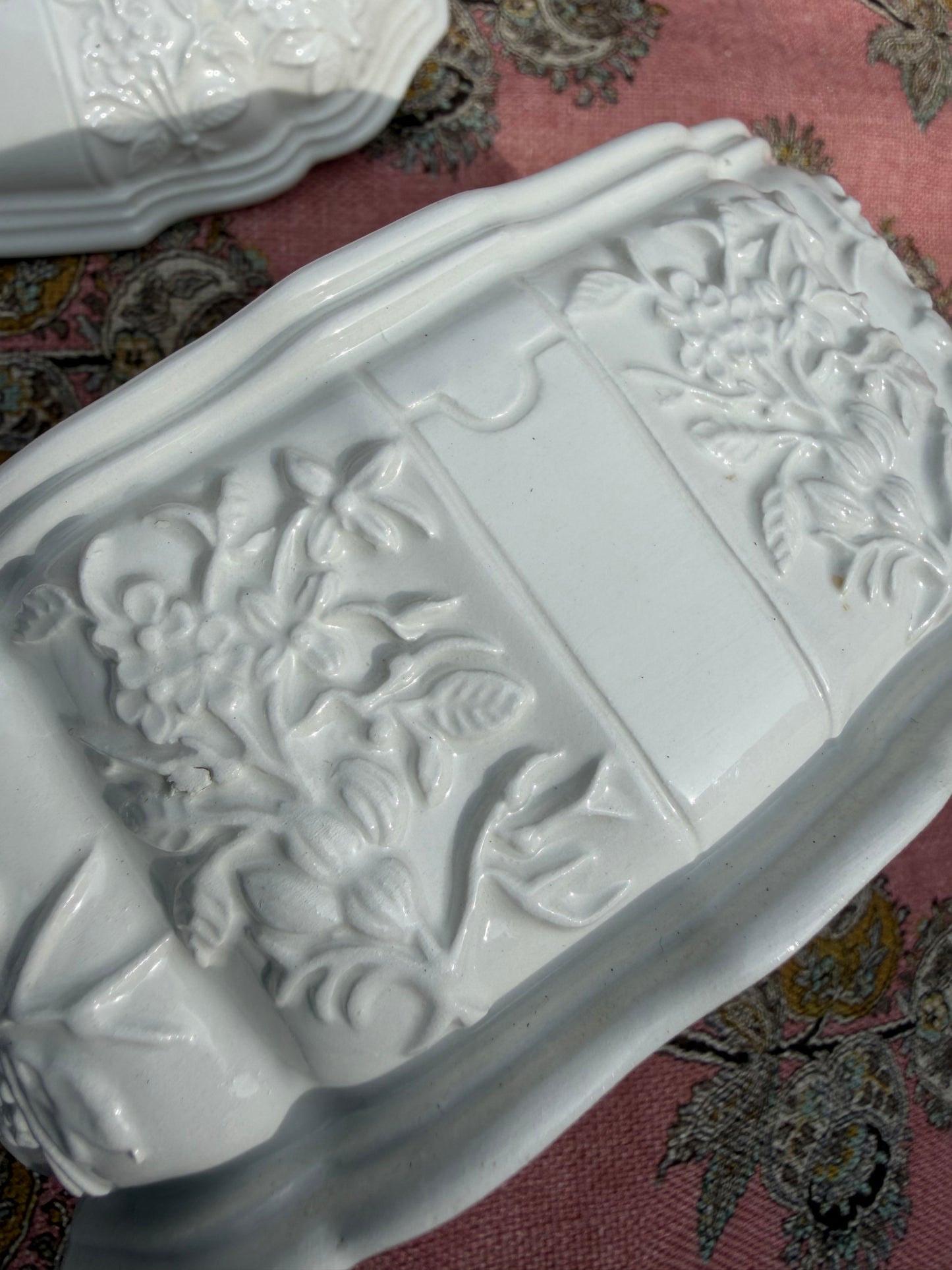 LIDDED BOX