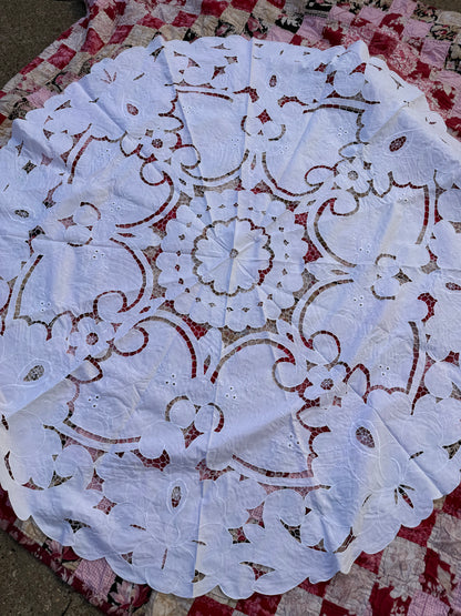 ROUND TABLECLOTH