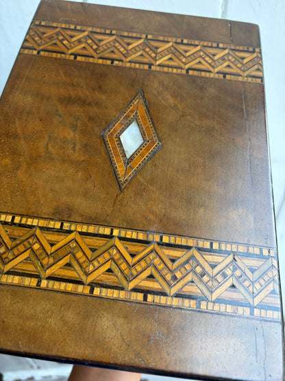 ANTIQUE BOX