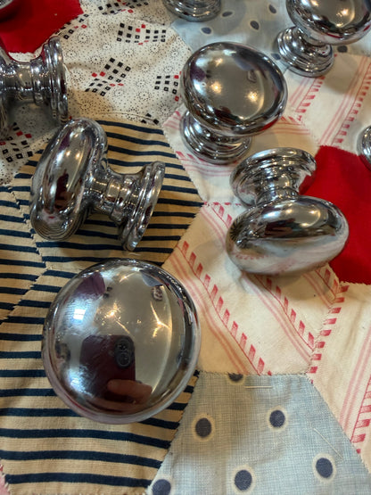 BATHROOM KNOBS