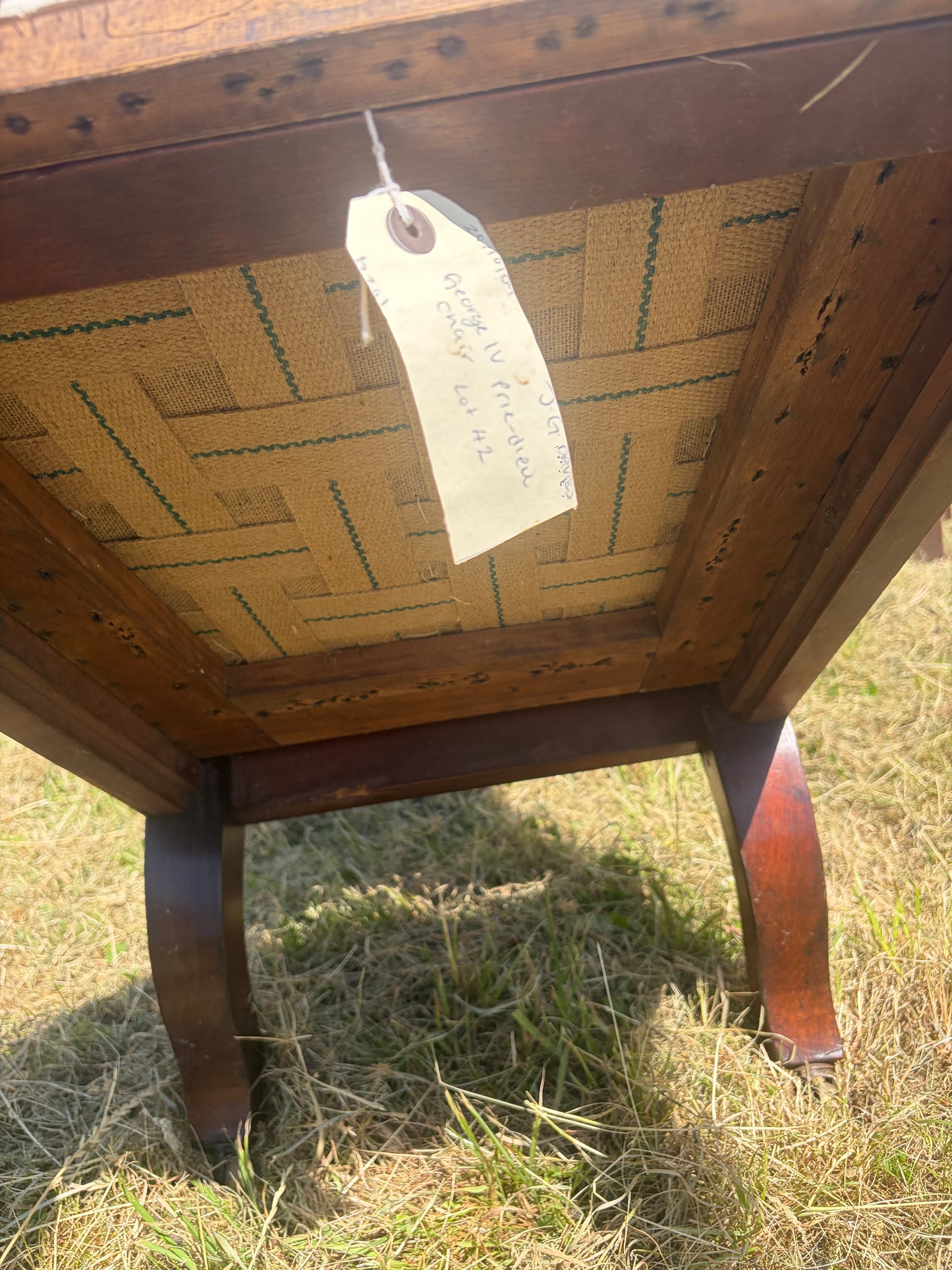 ANTIQUE CHAIR