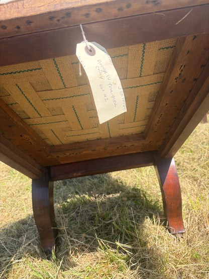 ANTIQUE CHAIR