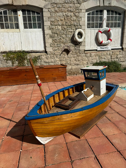 FISHING BOAT