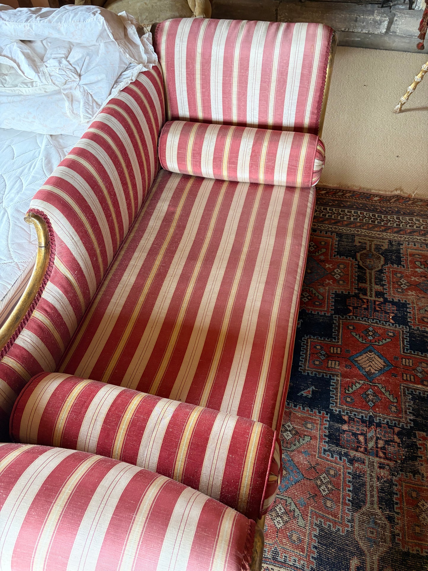 CHAISE