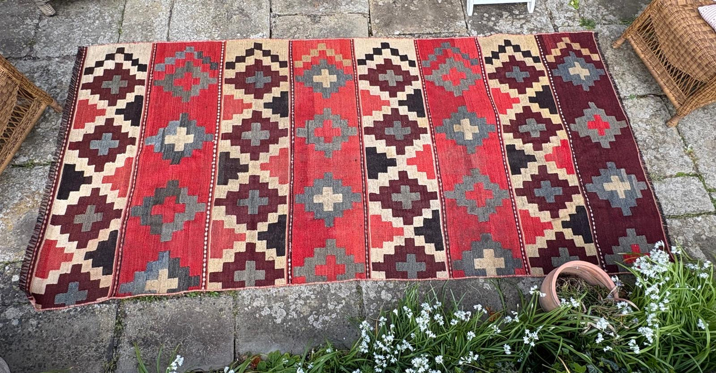 KILIM RUG