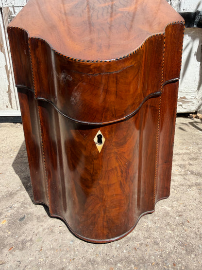 KNIFE BOX